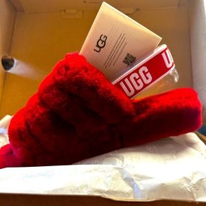 Authentic UGG YEAH FLUFF Slides